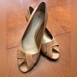Naturalizer Women's Beige Peep-Toe Heels